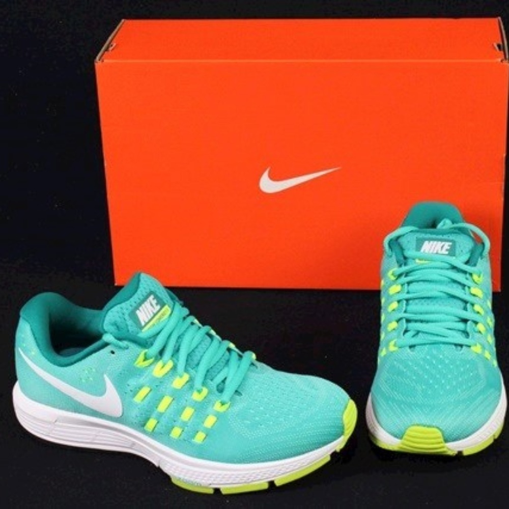 NEW Nike Air Zoom Vomero 11 Running Shoes - Sz 7